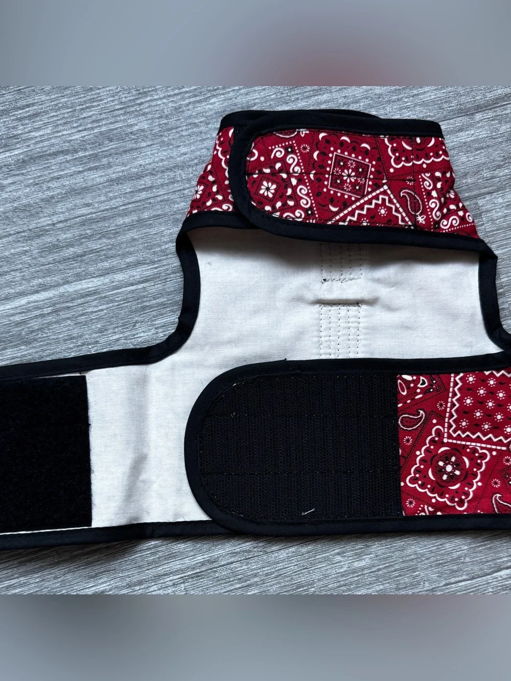 Kitty Holster Cat Harness Red Bandana Print - Size S/M